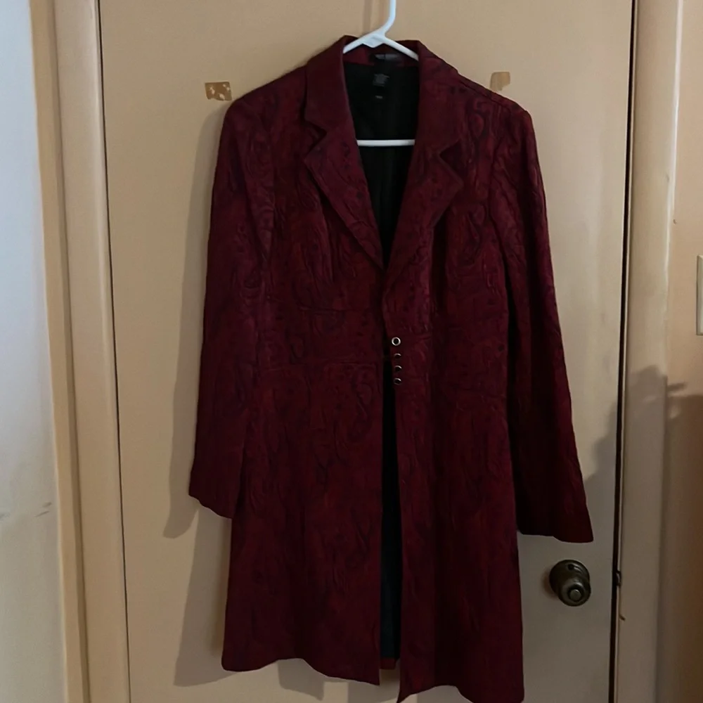 Coat - Picture 2 of 4
